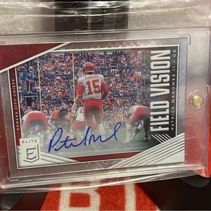 Patrick Mahomes 2019 AUTO #/10 rare autograph MINT CHIEFS SUPERBOWL CHAMPS ELITE